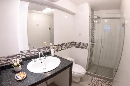 Phòng tắm tại Ureta Hotel