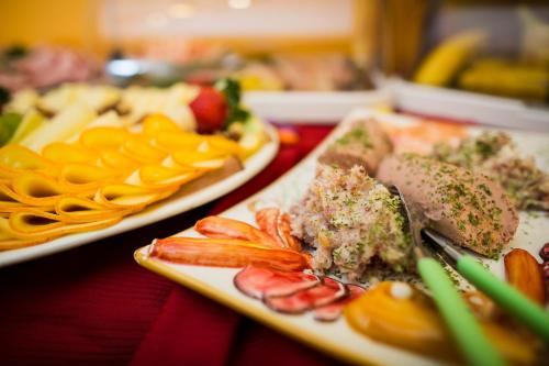 Makanan di atau berdekatan hotel