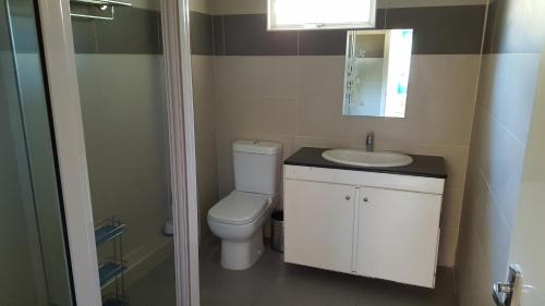 Un baño de Villa in Le Tamier, 4 bedrooms, 300m Flic en Flac beach