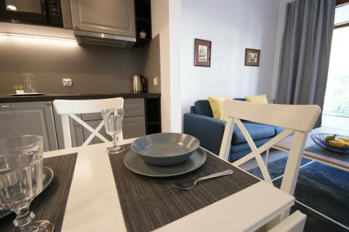 Dapur atau dapur kecil di IRS ROYAL APARTMENTS Apartamenty IRS Neptun Park