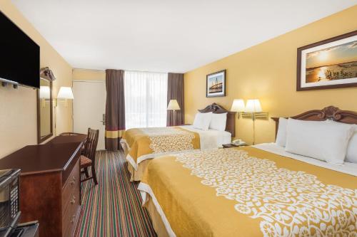 Gallery image of Days Inn by Wyndham Mt Pleasant-Charleston-Patriots Point in Charleston