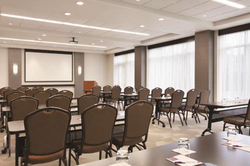 El área de trabajo o centro de convenciones de Hyatt Place Buffalo / Amherst, NY