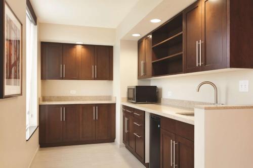 Una cocina o cocineta en Hyatt Place Buffalo / Amherst, NY