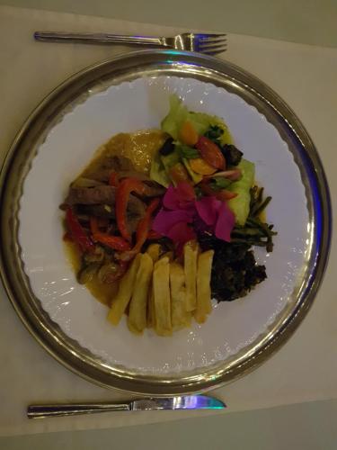 Makanan di atau berdekatan resort