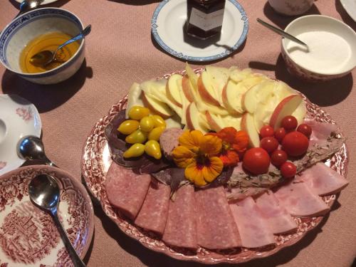 ホームステイの敷地内または近くでの食事または食べ物