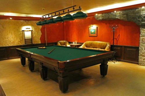 Billiards table sa Hotel Meduza