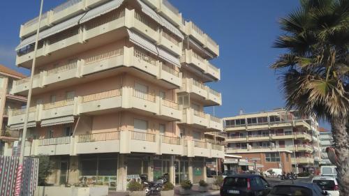 Το κτήριο όπου στεγάζεται  το διαμέρισμα