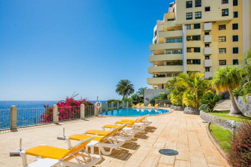 The Cliff Side - pool ocean horizon by LovelyStay