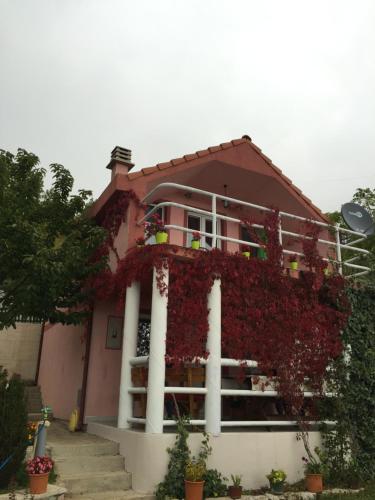 Foto Holiday Village Ostrog 1