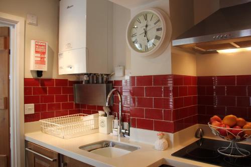 Kuchyň nebo kuchyňský kout v ubytování Seaside Fisherman Cottage Aldeburgh