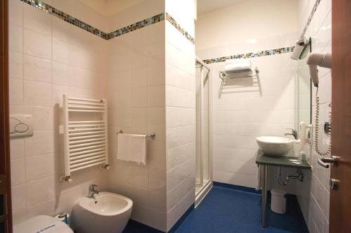 Kylpyhuone majoituspaikassa Hotel Master