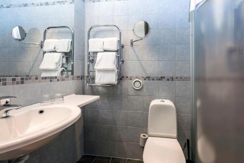 Salle de bains dans l'établissement Hotel Bellevue