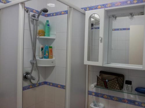 Um banheiro em HOME HOLIDAY PINO&FABIANA