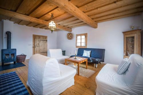 Istumisnurk majutusasutuses Drevenica Traditional Cottage Old Centre