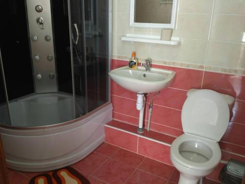 Ένα μπάνιο στο Guest House RELAX