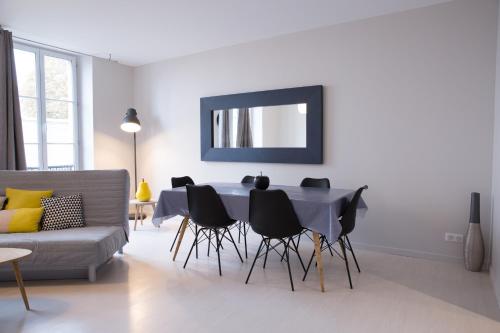 Photo de la galerie de l'établissement Apart By Jo - Proc 2D, à Saint-Germain-en-Laye