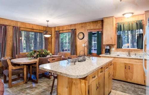 4 Pine Creek Cabin – Photos 3
