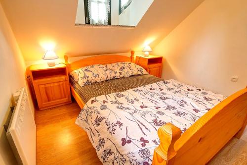 Postel nebo postele na pokoji v ubytování Apartment Sara