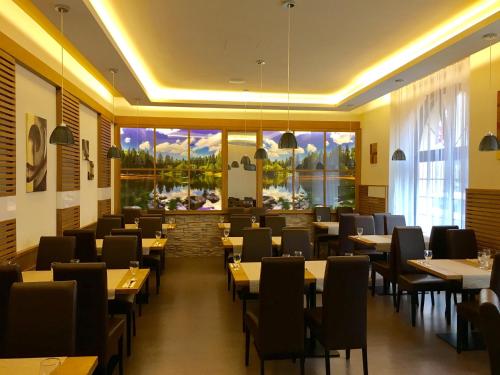Restoran atau tempat lain untuk makan di Attic Hotel