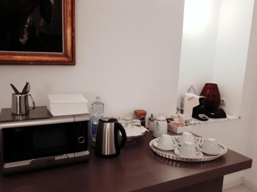 
Coffee and tea making facilities at Alberica10
