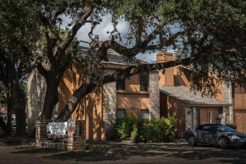 Galeriebild der Unterkunft Cypress Fairway Village in Wimberley