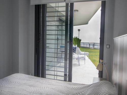 アレナレス・デル・ソルにあるInfinity luxury sea view apartment with private gardenのギャラリーの写真