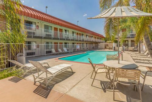 Πισίνα στο ή κοντά στο Motel 6-Fresno, CA - Yosemite Hwy