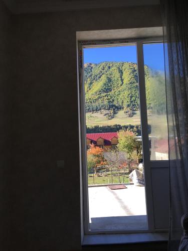 Vue générale sur la montagne ou vue sur la montagne depuis la maison d'hôtes
