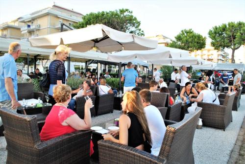 Επισκέπτες που μένουν στο Hotel La Bussola