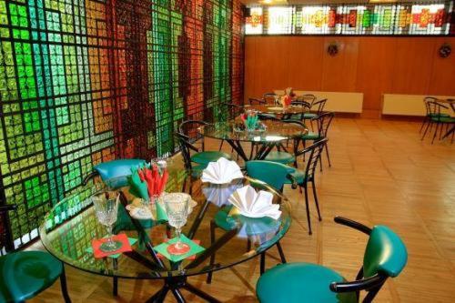 Restorāns vai citas vietas, kur ieturēt maltīti, naktsmītnē Park Hotel Kekava
