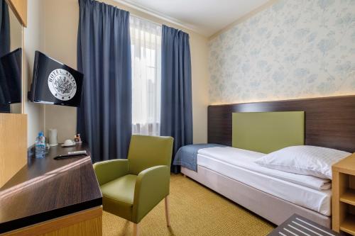  Hotel Reytan -  Chambre  photo :   Tea/Coffee maker    Telephone    Air conditioning                           