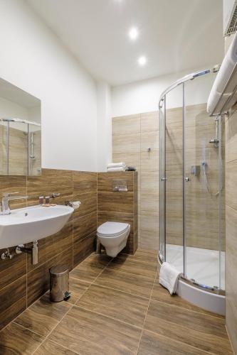  Hotel Reytan -  Chambre  photo :   Tea/Coffee maker    Telephone    Air conditioning                           