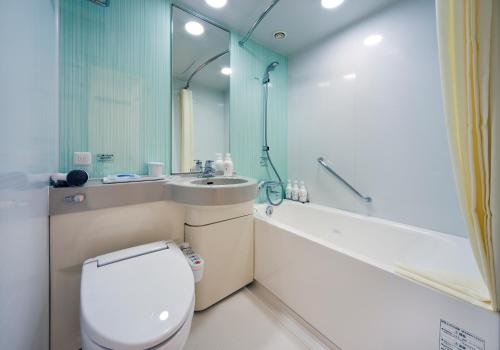 Kylpyhuone majoituspaikassa Daiwa Roynet Hotel Sakai Higashi