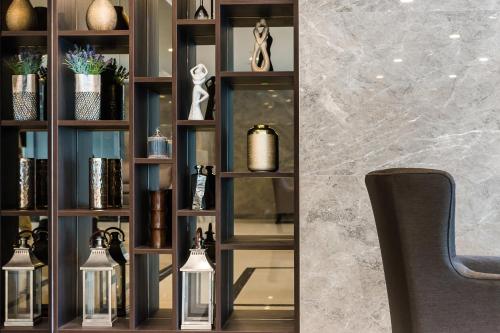 Χώρος καθιστικού στο SureStay Plus by Best Western Sukhumvit 2