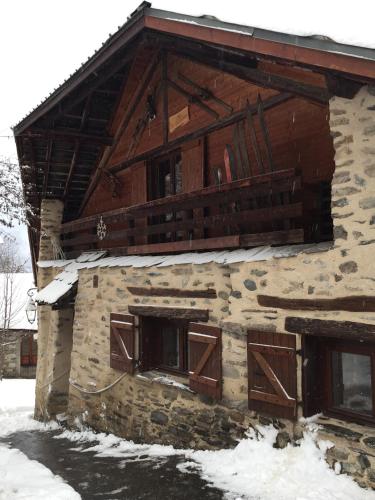 Bangunan di mana terletaknya chalet