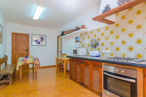 Dapur atau dapur kecil di Can Bolei