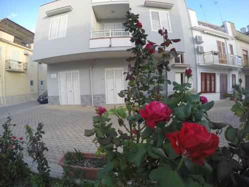 El edificio en el que está la casa vacacional
