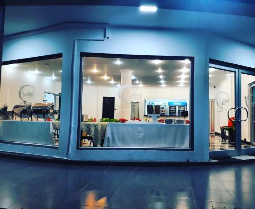 Fitness centrum a/nebo fitness zařízení v ubytování Hotel Al-Khalil Matola