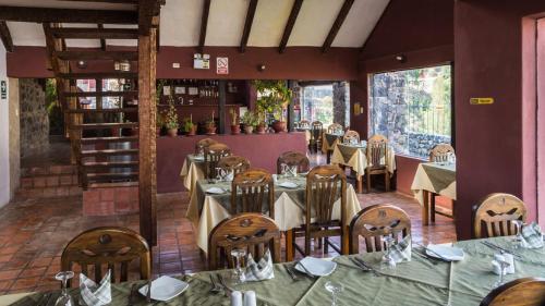 En restaurant eller et andet spisested på Pozo del Cielo