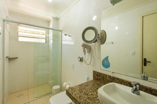 Ένα μπάνιο στο Marina´s Palace Hotel