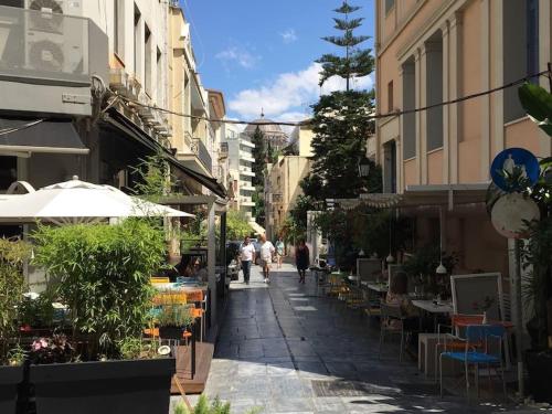 Athens Plaka Modern Decorated Apartment