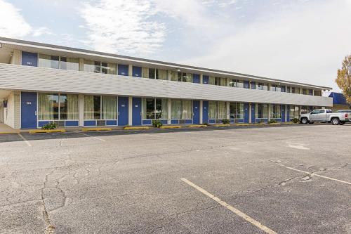 Motel 6-Pekin, IL – Photos 3