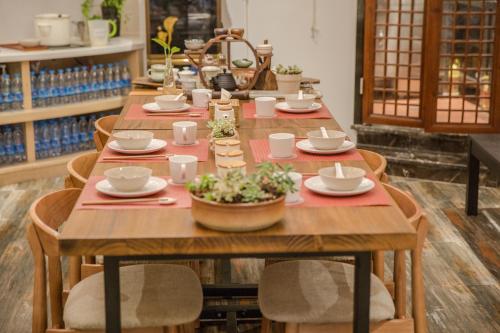 Makanan di atau berdekatan hotel
