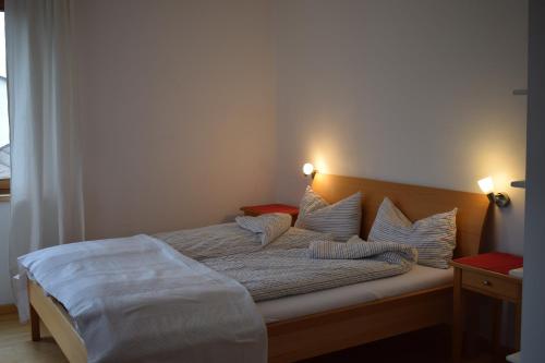 Haus Hilgenfeld tesisinde bir odada yatak veya yataklar
