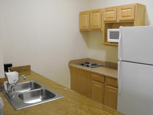 Americas Best Value Inn Three Rivers – Photos 3