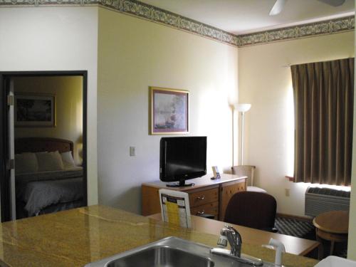 Americas Best Value Inn Three Rivers – Photos 2
