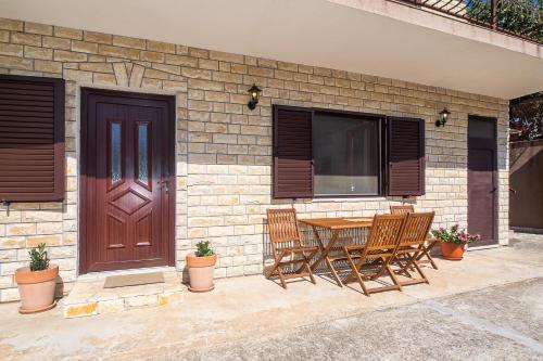Apartment Oliveraにあるバルコニーまたはテラス