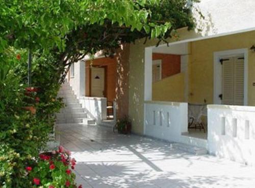 Το κτήριο όπου στεγάζεται  το διαμέρισμα