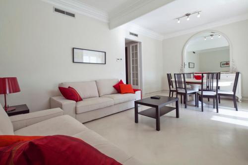 Central and Spacious Family Apartment