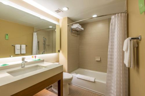 A bathroom at Hotel del Manglar